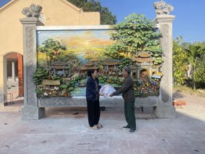 tranh đắp nổi tại Ninh Bình